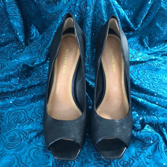 2 for $13 Gianni Bini Black Peep Toe Heels - Picture 2 of 8